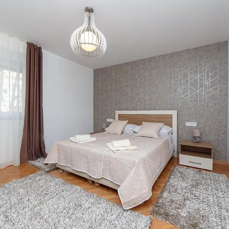 Karla Apartment